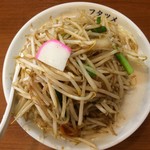 極濃タンメン フタツメ - 「濃厚タンメン」「野菜増し」「麺大盛り」上から。濃厚でクリーミーな醤油ベースの乳化系スープに、シャキシャキの野菜が盛られ、そのスープに絡む平打ちの極太縮れ麺と大盛り野菜との相性は、相変わらず抜群だ。