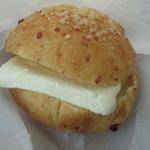 テーラ・テール - チーズづくしのふんわりパン
