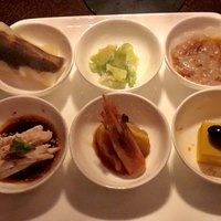 THE CONDER HOUSE - 北京ダック、生ザーサイ、クラゲ、カボチャ豆腐、酔っ払い海老、よだれ鶏の前菜