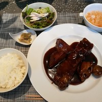 熱香森 - 限定10食！特製黒酢と葡萄の酢豚ランチ、税込み1,800円