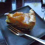 スイーツカフェ＆バー LOUNGE - アップルパイ