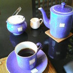 鎌倉山 - 飲み物は有無を言わせすコーヒー、でもおかわりポット付きが憎い