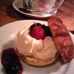 クルミドコーヒー - クルミドケーキクリーム　チェリーとベリー￥５２０