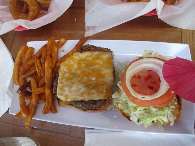 Cheeseburger Waikiki （チーズバーガー） - ワイキキ