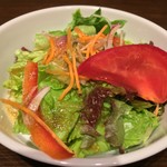 ニユー・トーキヨー ビヤホール - 普通のランチサラダ