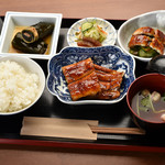 炭焼鰻 土井活鰻