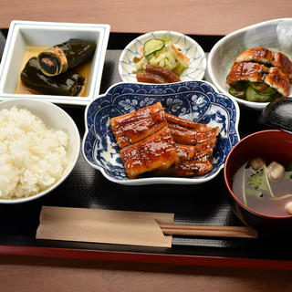 炭焼鰻 土井活鰻_1