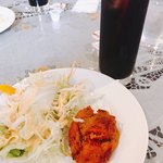 Pakistan Indian Restaurant Taj - セットのサラダとチキン