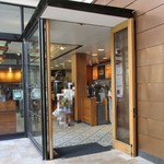 Kona Coffee Purveyors | b. patisserie - 入口