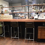 ファイブラン - イートインのカウンター