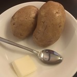 プティフ・ア・ラ・カンパーニュ - 茹でジャガイモとバター
