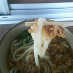 中央軒 - 鶏肉を甘く炊いた　かしわうどん