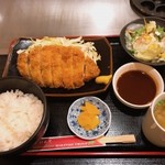 若竹 - 肉厚とんかつ定食