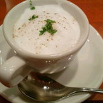 Bコース(\4,200)のスープ：新玉ネギのポタージュ