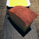 イル アオヤマ - 自家製フォカッチャ