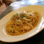 Ristorante TRENTINO - エビと青葱、キャベツのペペロンチーノです。