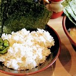 三代目 麺家 あくた川 - 海苔をライスに移動