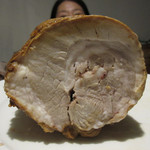 肉のサトー - 焼豚、断面
