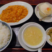 廣東飯店 - あんかけ海鮮と玉子の炒めのランチ