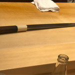 銀座 しのはら - ちょっと包丁を置くときも刃をお客様に向けない、こういう心遣いが好きです。