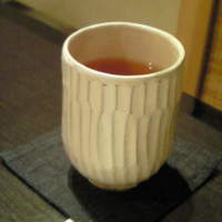 ぎんざ 一二岐 - お茶はまめに注いでくれます