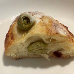 ブーランジェリー メチエ - オリーブ＆チーズの断面