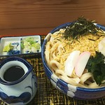 いづみや - 冷したぬきうどん(スーパー盛り)