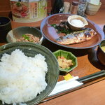 大戸屋 - 炭焼き塩鯖定食大盛り＆納豆810円