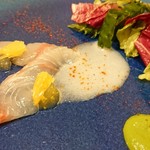 オステリア レ テッレ - 平目のカルパッチョ　甘夏のジュレ　柏のハンサムレタスのソース