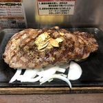 いきなりステーキ 品川シーサイドフォレスト店 - リブロースステーキ(457g)/レア 3,153円(外税)
                                ※2018.05