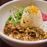 KITCHEN BAR 新目黒茶屋 - 豆腐ときのこ　キーマカレー@税込1,000円