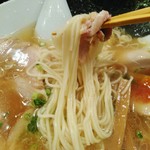 麺屋 愛心 - 黄金スープに白細麺！