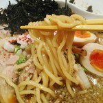 麺屋 愛心 - 背脂ジョニーの太麺！