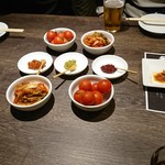 『肉山』神戸 - 薬味・野菜