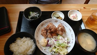 Hotori - 鶏のから揚げ定食