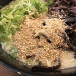 一成 - ゴマを少しだけオンして食う