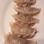 中華屋台888 - 肉汁たっぷりの焼き餃子