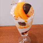 ミルク&パフェ よつ葉ホワイトコージ - 