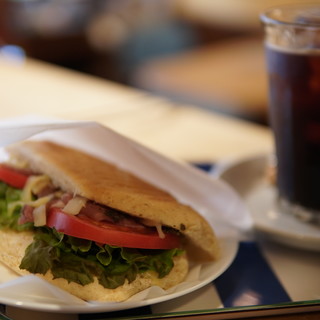 コーヒーとタイヤキのカラク_0