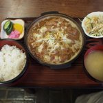 権現山　角屋 - もつ煮定食