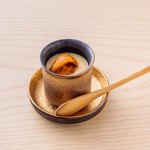比內地雞蛋和北海道產生海膽的茶碗蒸