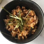 ラーメン爺 - 100円チャーシュー丼をアップ