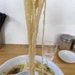 麺処 にっ田屋 - 自家製手打ち麺（長い）