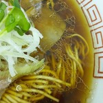 中華そば しば田 - 透明度が高く旨味あるスープ