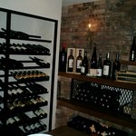 レストラン カーウントカー - 個室内のワインセラー