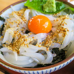 喜八荘 - めちゃキレイなイカは見た目もお味も抜群でした。