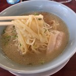 手打ラーメン 隆盛 - 麺