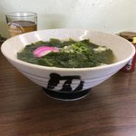 うずしお食堂 - この丼かわってるなー
      型はAタイプ
      汁まで飲み干してヘルメットみたいに被って持って帰ってもばれないかな？