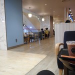 タリーズコーヒー - ほとんど席が通路でしょ