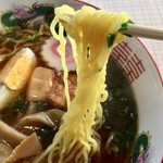 磯舟焼いか - しょうゆラーメン　麺アップ